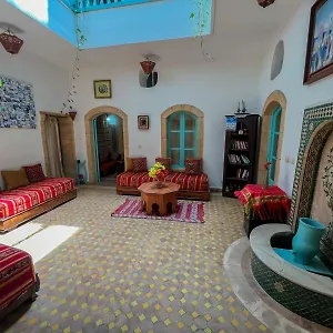 احجز هنا